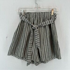 Woman’s Belted High Waist Summer Shorts Striped M Gray